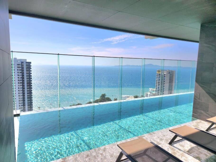 Apartment Luxury With Sea View. Pattaya